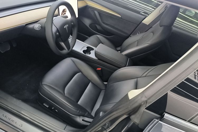 特斯拉 Model 3 2021款 标准续航后驱升级版中控内饰19