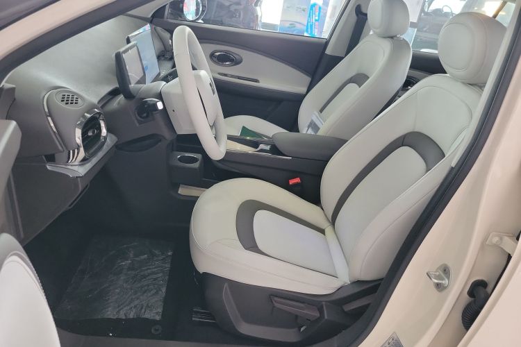 江淮钇为 钇为3 2024款 挚爱版 330km Air中控内饰19