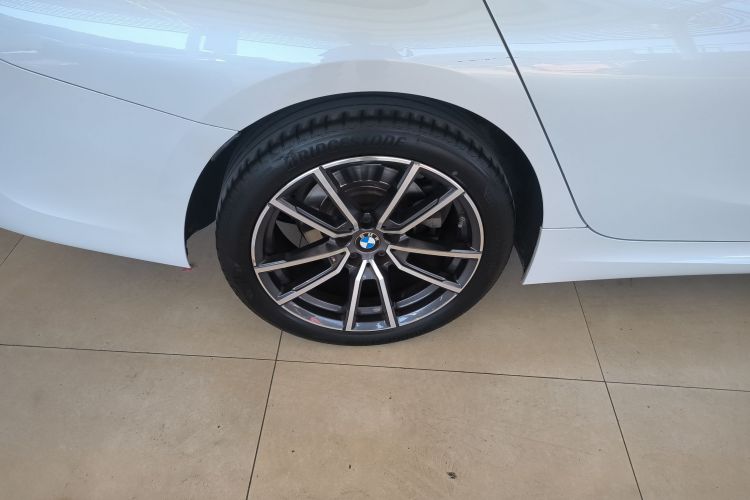 宝马3系 2021款 改款 320Li M运动套装车身外观6008