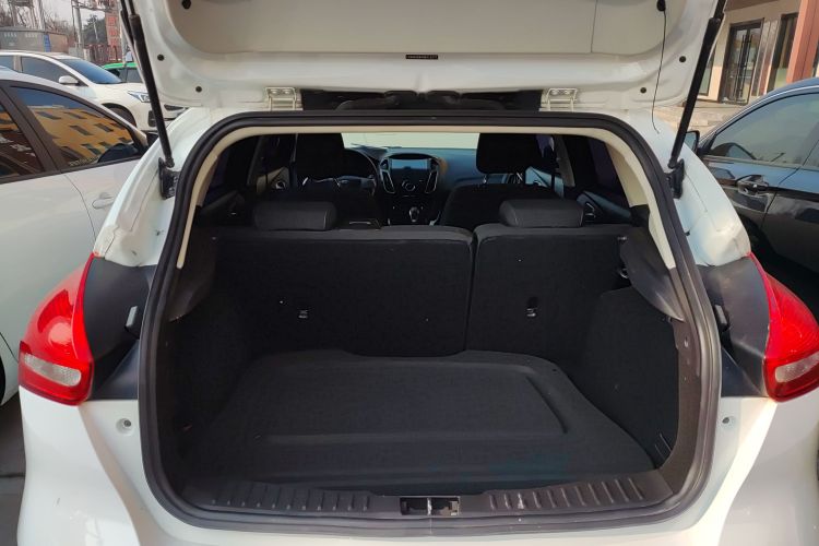 福特 福克斯 2017款 两厢 1.6L 自动舒适型智行版局部细节23