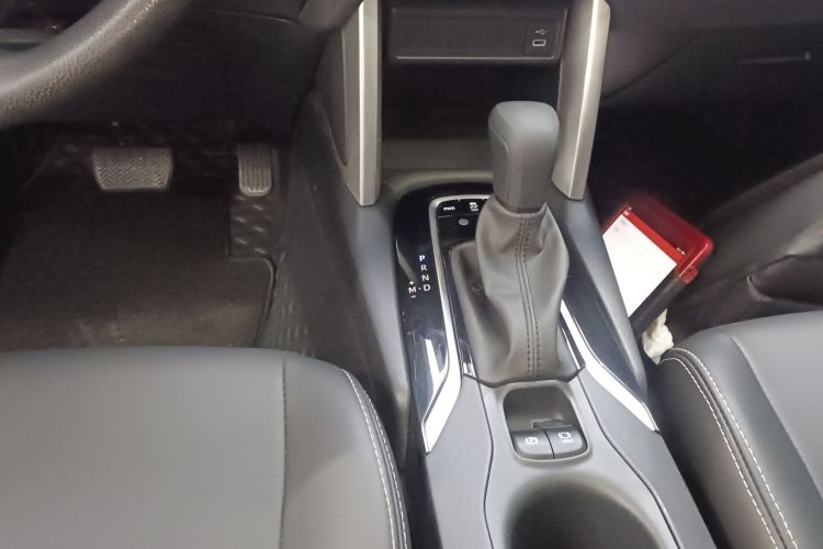 丰田 卡罗拉锐放 2023款 2.0L 精英版局部细节18