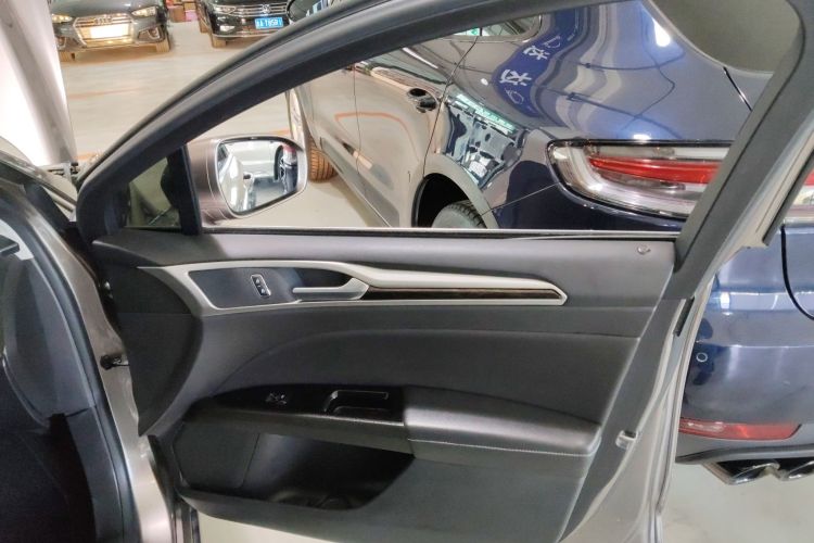 福特 蒙迪欧 2013款 2.0L GTDi200时尚型中控内饰42