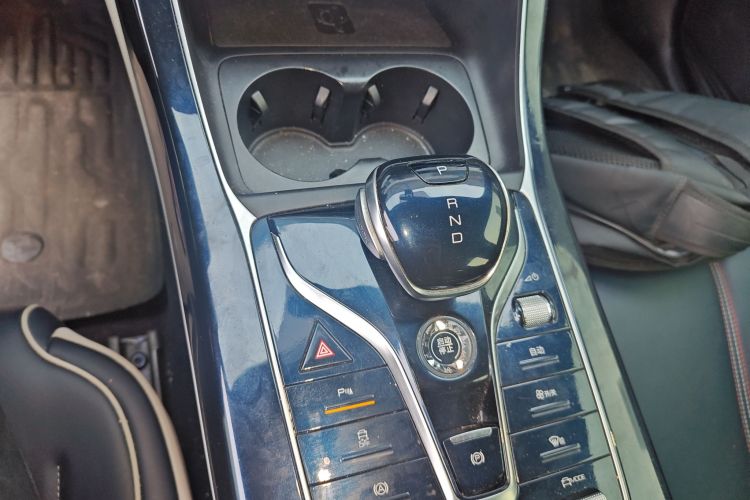 比亚迪 秦PLUS 2021款 DM-i 55KM 旗舰型局部细节18