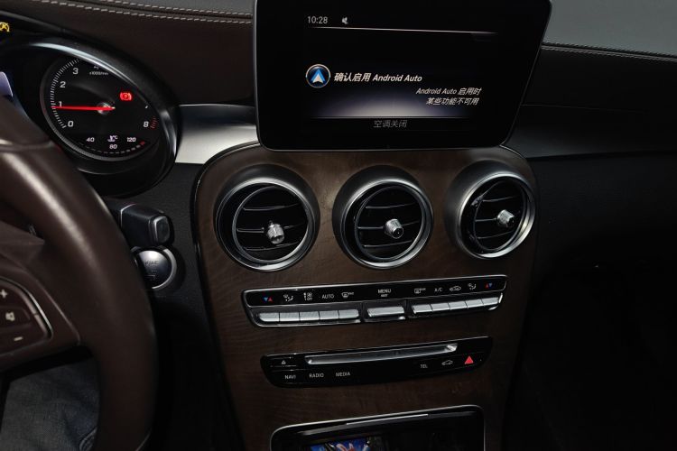 奔驰GLC 2019款 GLC 300 L 4MATIC 动感型中控内饰16