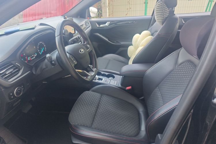 福特 福克斯 2020款 三厢 EcoBoost 180 自动ST Line中控内饰19