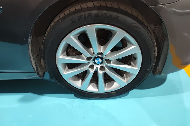 宝马5系 2014款 530Li 豪华设计套装车身外观10