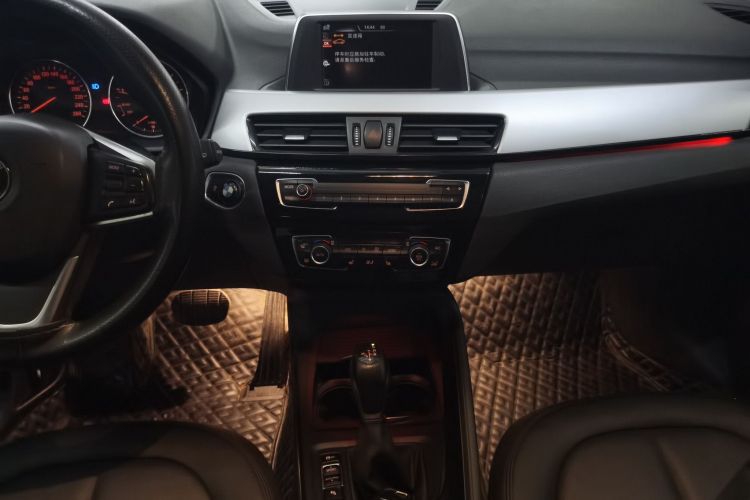宝马X1 2016款 sDrive18Li 尊享型中控内饰16