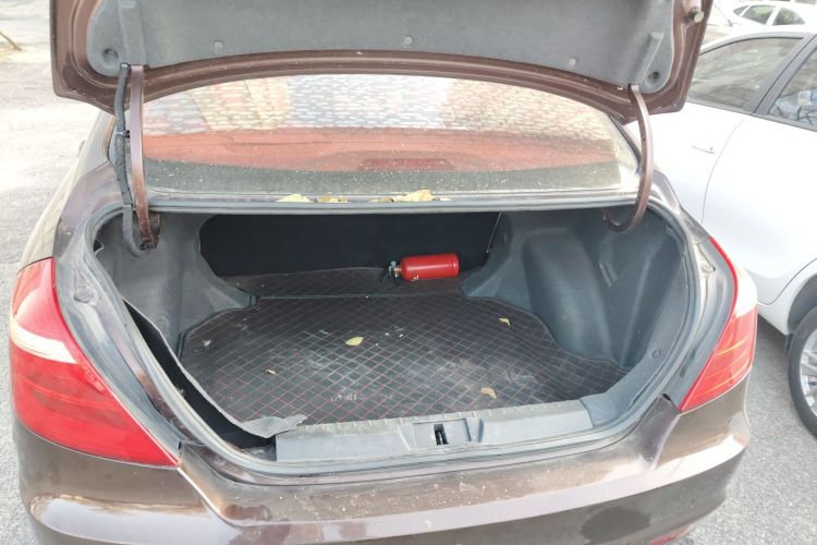 吉利汽车 帝豪 2017款 三厢百万款 1.5L 手动豪华型机舱底盘23