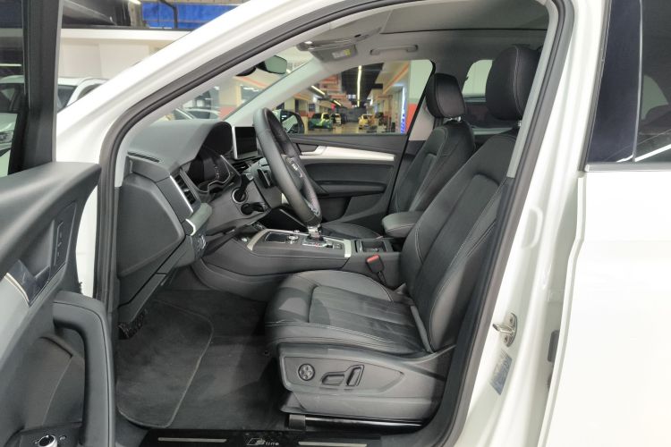 奥迪Q5L 2020款 改款 40 TFSI 荣享时尚型局部细节19