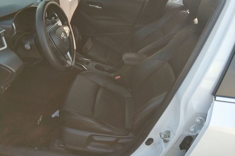 丰田 雷凌 2019款 185T CVT豪华版 国VI中控内饰19