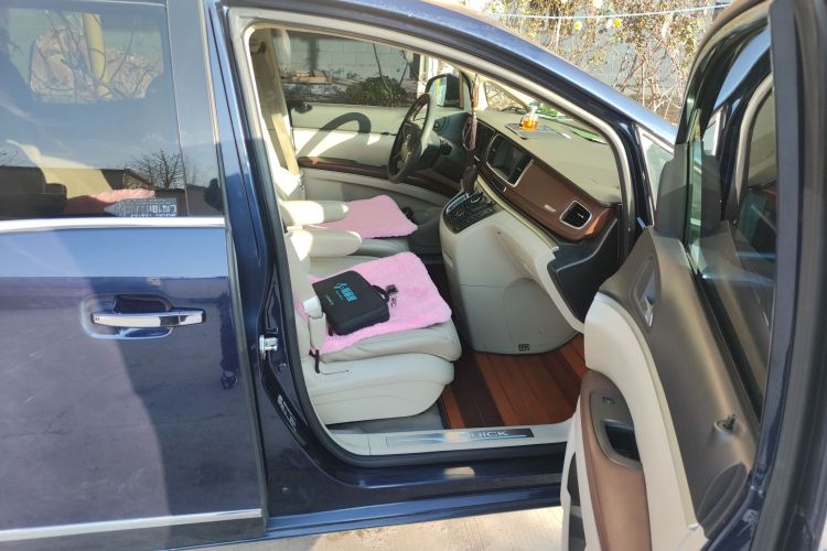 别克GL8 2014款 3.0L XT豪华商务旗舰版局部细节9005