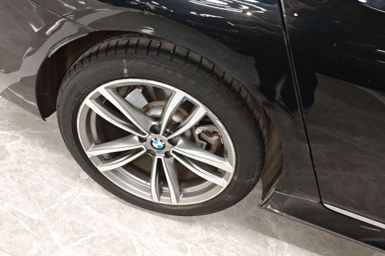 宝马7系 2018款 730Li 尊享型 M运动套装车身外观6008