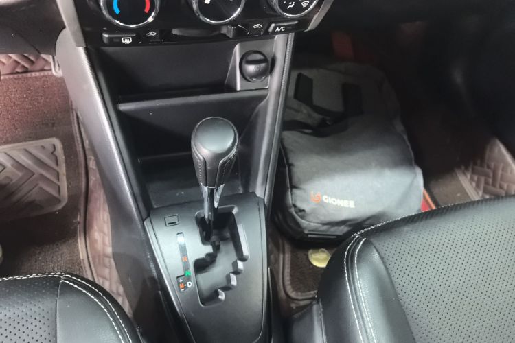 丰田 威驰 2019款 1.5L CVT创行版中控内饰18