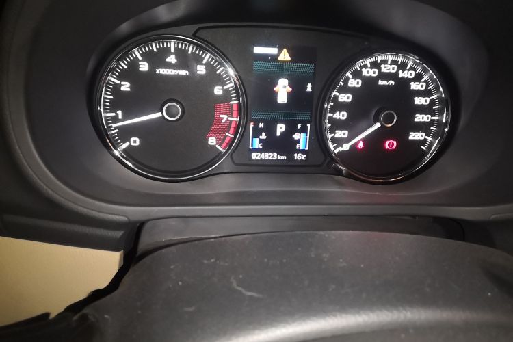 三菱 帕杰罗(进口) 2019款 3.0L 自动标准版中控内饰15