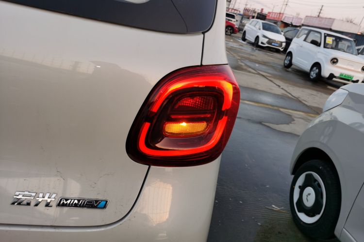 五菱汽车 宏光MINIEV 2025款 四门版 进阶款车身外观6006