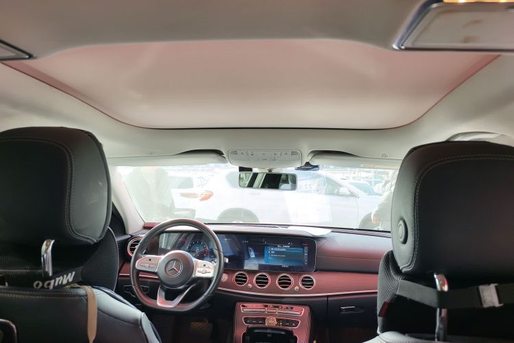 奔驰E级 2020款 E 300 L 运动时尚型中控内饰22