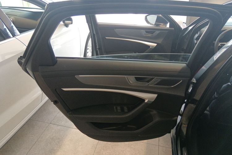 奥迪A6L 2024款 45 TFSI 臻选动感型中控内饰49