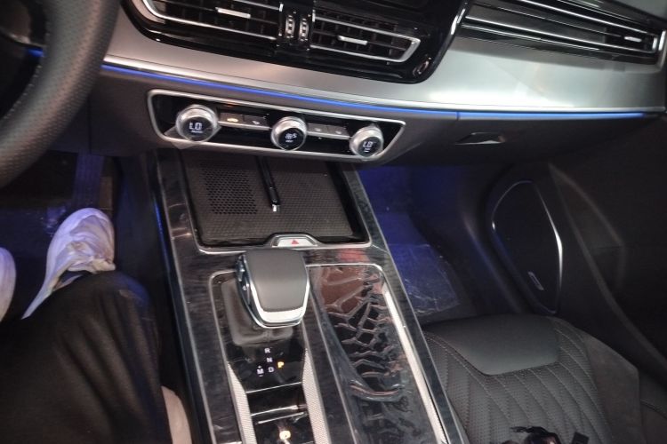 红旗HS5 2023款 2.0T 四驱旗享Pro版中控内饰18