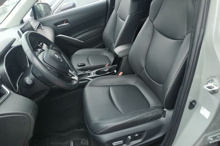 丰田 卡罗拉锐放 2022款 2.0L 旗舰版中控内饰19