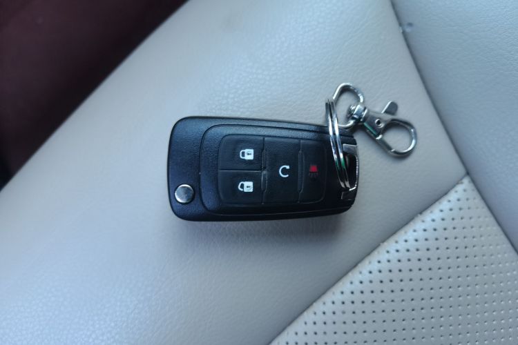 别克GL8 2018款 28T 舒适型 国VI中控内饰7001