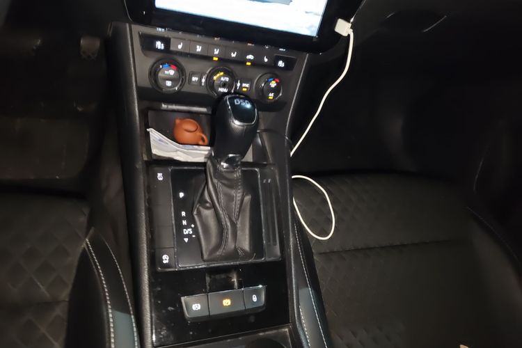 斯柯达 速派 2018款 TSI280 DSG舒适版 国V中控内饰18