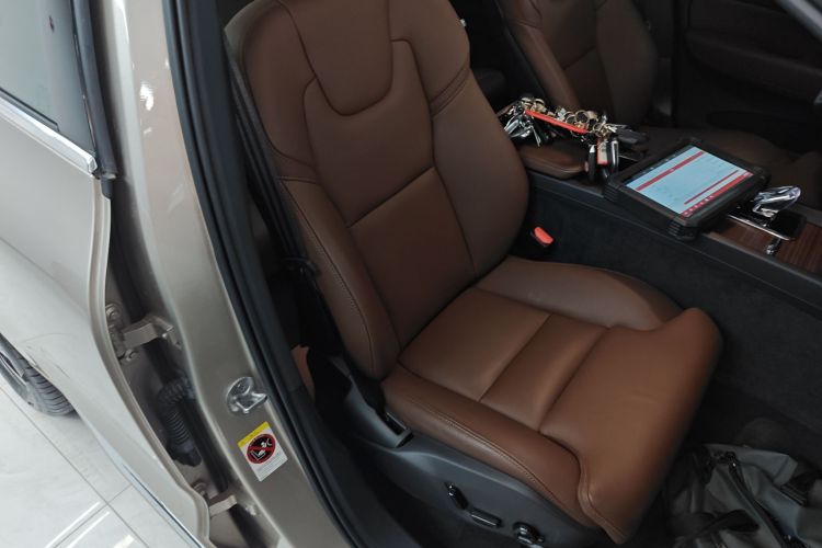 沃尔沃XC60 2025款 B5 四驱智远豪华版局部细节41