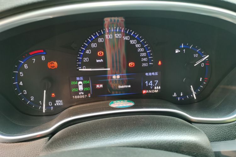 凯迪拉克SRX 2014款 3.0L 豪华型中控内饰14
