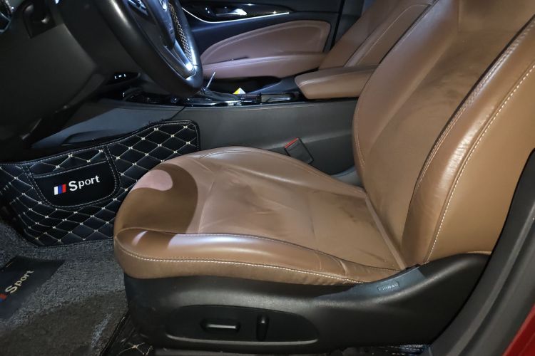 别克 君威 2019款 20T 精英型 国VI中控内饰19