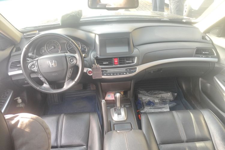 本田 歌诗图 2016款 2.4L 豪华版中控内饰12