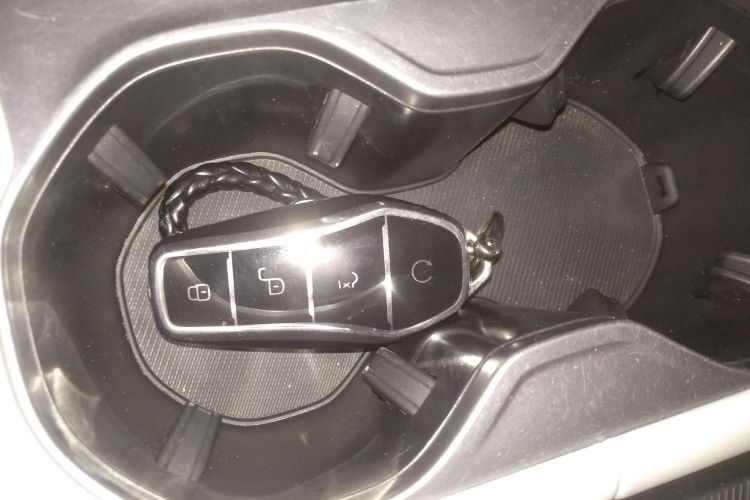 比亚迪 宋PLUS新能源 2023款 冠军版 DM-i 110KM 旗舰PLUS中控内饰7001