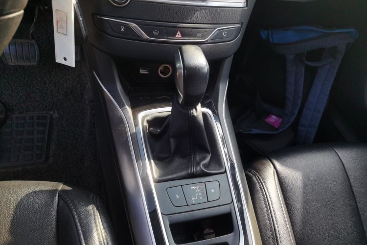 标致408 2014款 1.8L 自动豪华版局部细节18