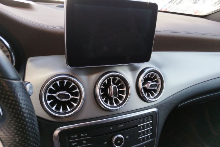 奔驰CLA 2014款 CLA 260 4MATIC中控内饰16