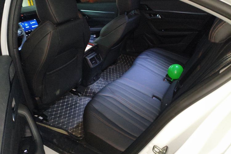 标致508 2022款 508L 400THP PureTech 驾控版中控内饰7004