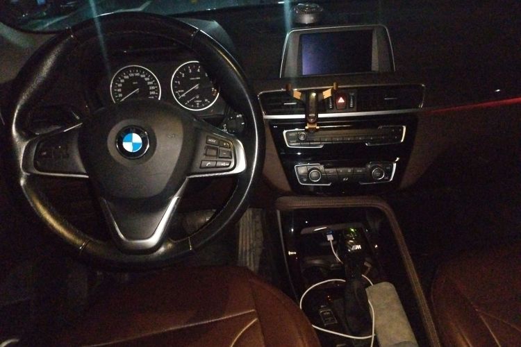 宝马X1 2018款 sDrive18Li 尊享型中控内饰12