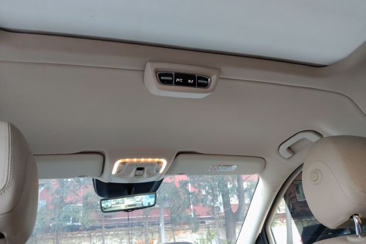 奔驰V级 2021款 V 260 L 长轴距尊贵版中控内饰22