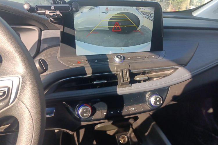 别克 微蓝6 2023款 430km 出行版中控内饰16