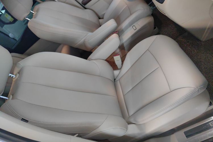 别克GL8 2018款 28T 舒适型 国VI局部细节41