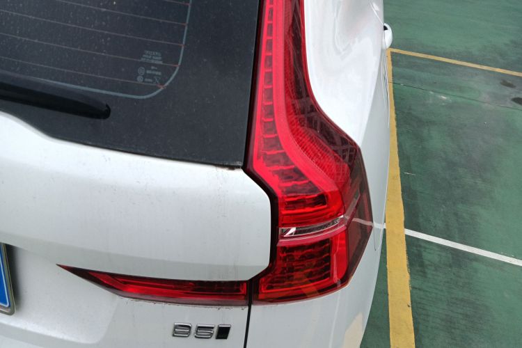 沃尔沃XC60 2023款 B5 四驱智逸豪华版车身外观9