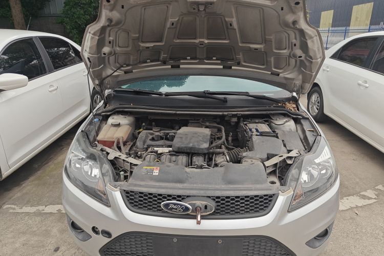 福特 福克斯 2013款 两厢经典 1.8L 自动基本型机舱底盘24