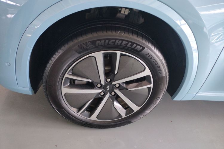 理想汽车 理想L8 2024款 Max车身外观35