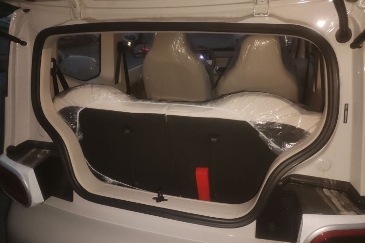 五菱汽车 宏光MINIEV 2024款 第三代 215km 青春版机舱底盘23