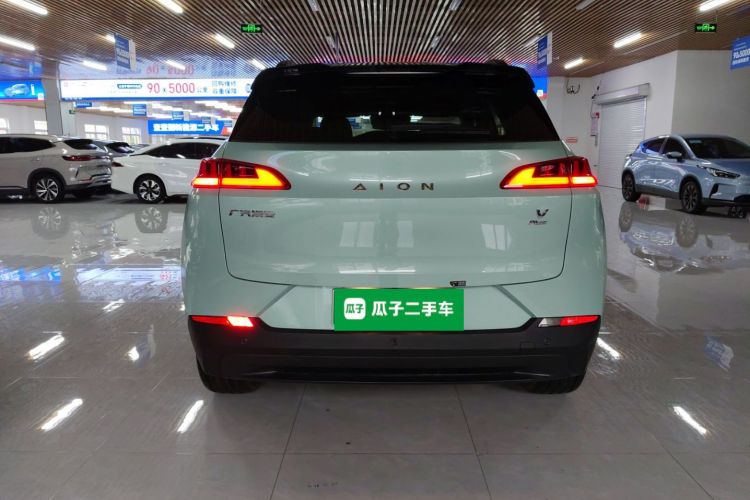 埃安 AION V 2021款 Plus 80 智享科技版 三元锂车身外观6