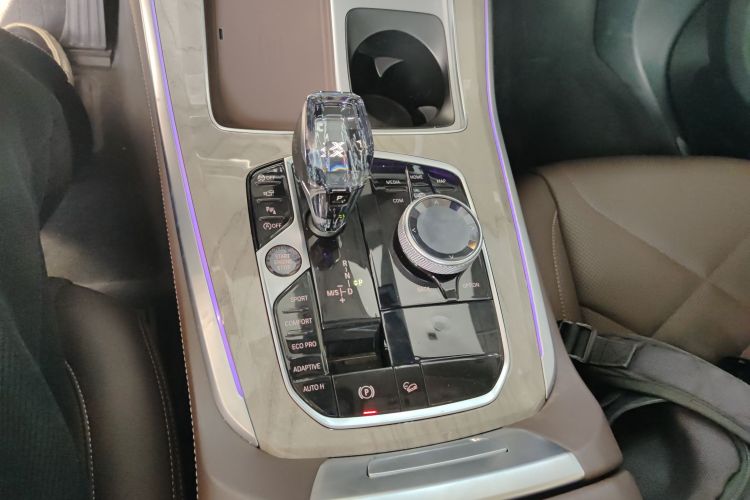 宝马X5 2022款 xDrive 30Li 尊享型M运动套装中控内饰18