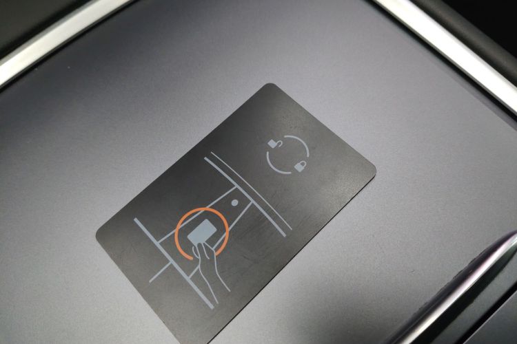 特斯拉 Model Y 2022款 后轮驱动版中控内饰11