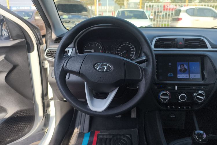 现代 瑞纳 2017款 1.4L 手动焕新版 国VI中控内饰13