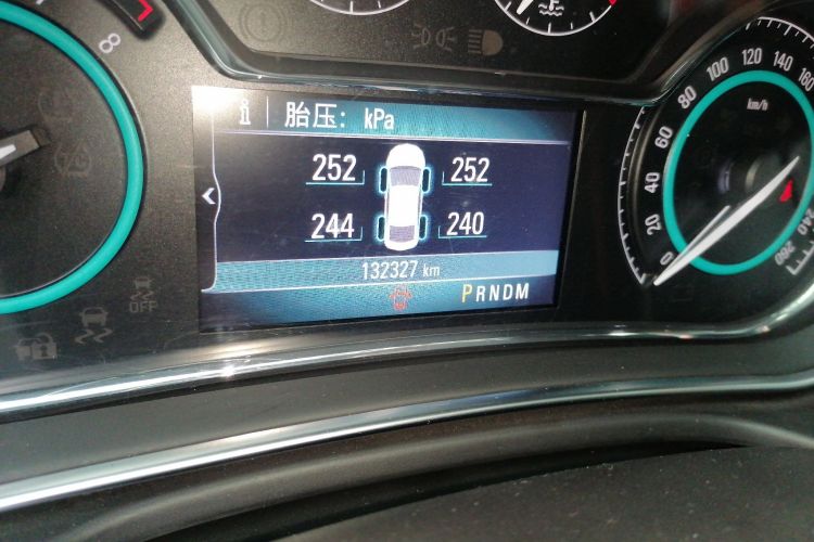 别克 君威 2015款 GS 2.0T 豪情运动版中控内饰15