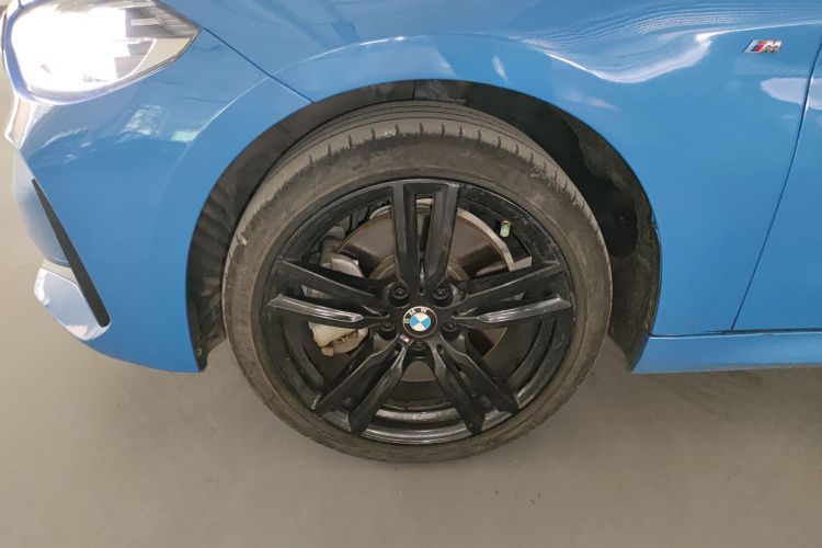 宝马1系 2021款 125i M运动曜夜版车身外观6002