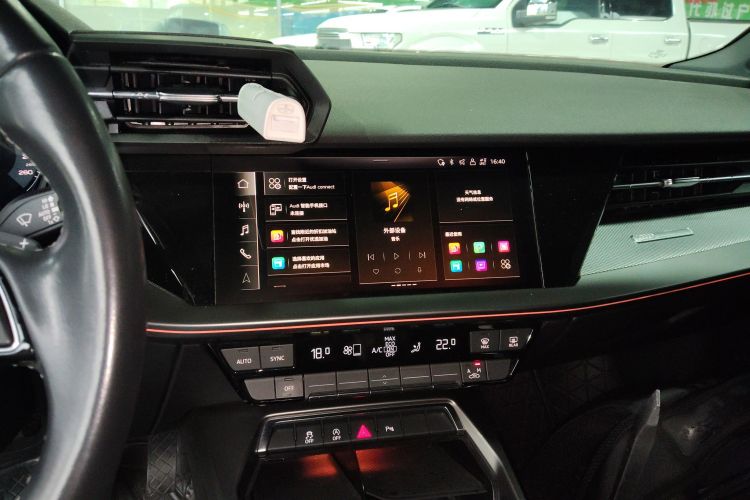 奥迪A3 2024款 A3L Limousine 35 TFSI 时尚运动型中控内饰16