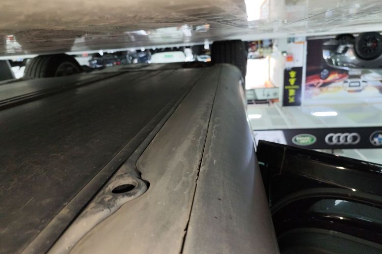 特斯拉 Model Y 2023款 长续航全轮驱动版局部细节9002