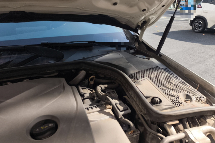 奔驰C级 2018款 C 200 L 运动版局部细节9007